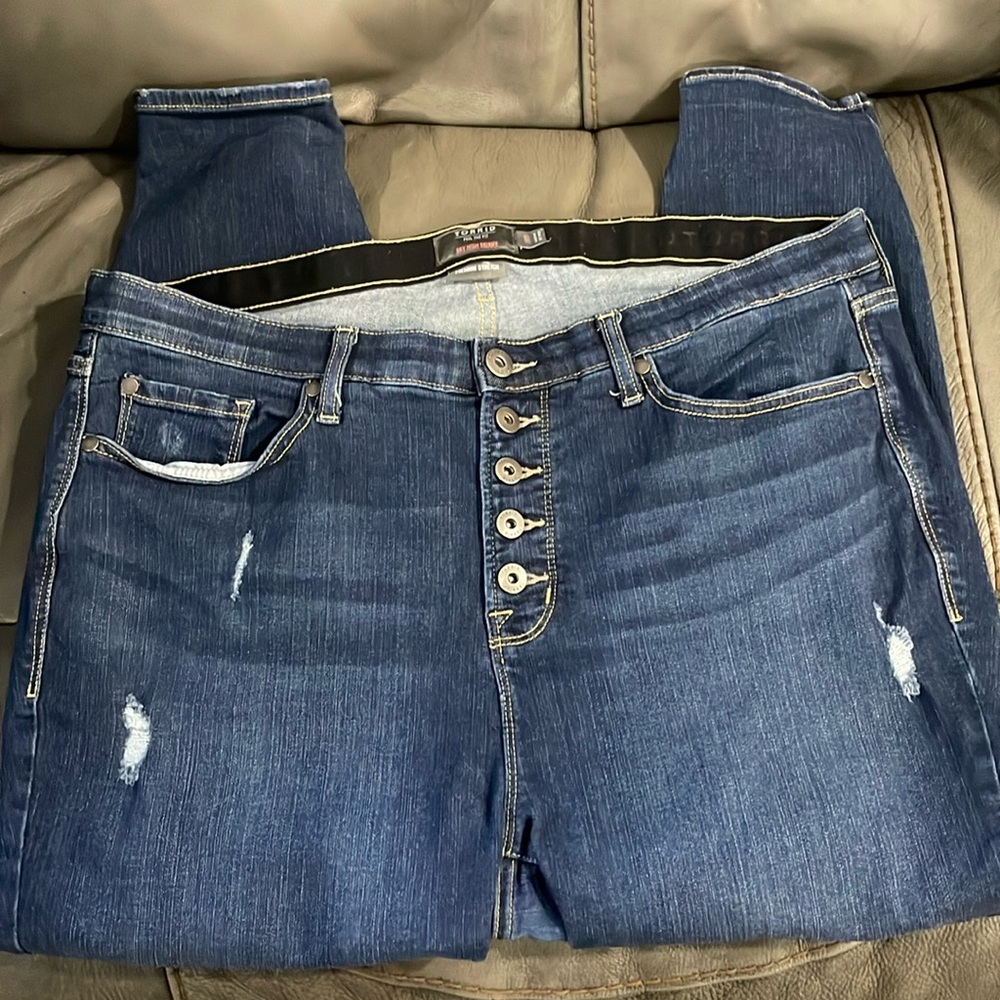 Torrid sky high skinny jeans - 20S